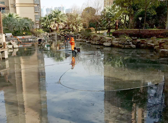 东光景观池淤泥清理